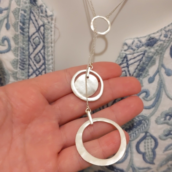 Kenneth Cole NY Necklace EUC - Picture 3 of 5